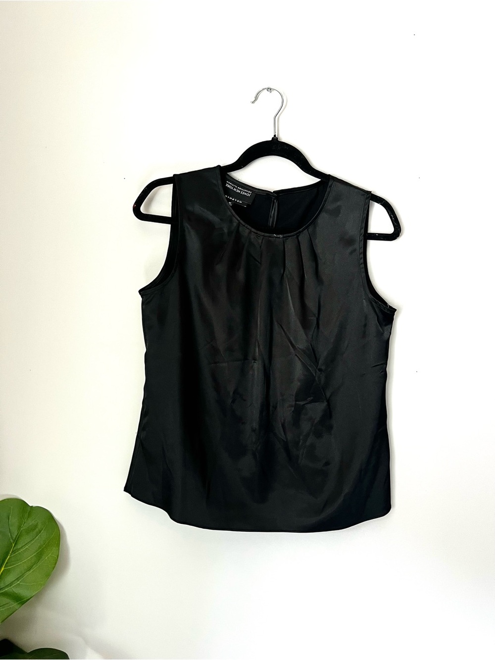 Jones New York Black Satin Sleeveless Shell Top